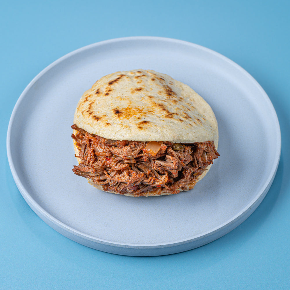 Carne Mechada Arepa